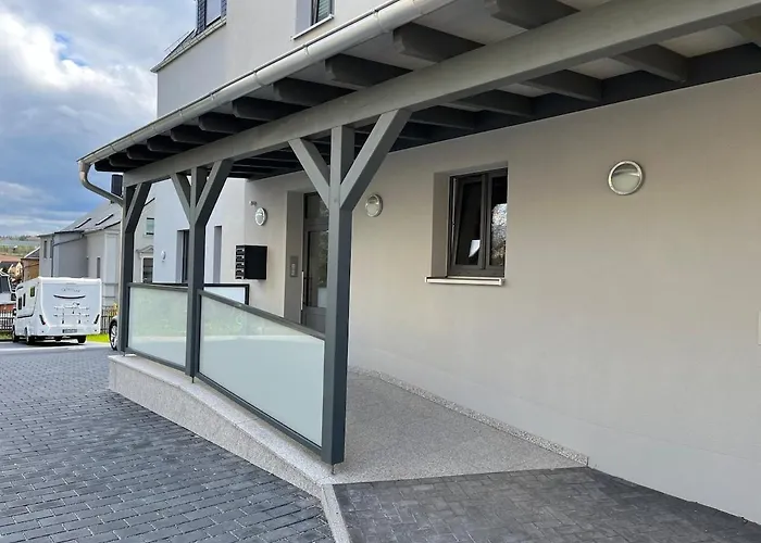 Kaiserlich Schlafen In Der Alten Post Oelsnitz (Erzgebirge)